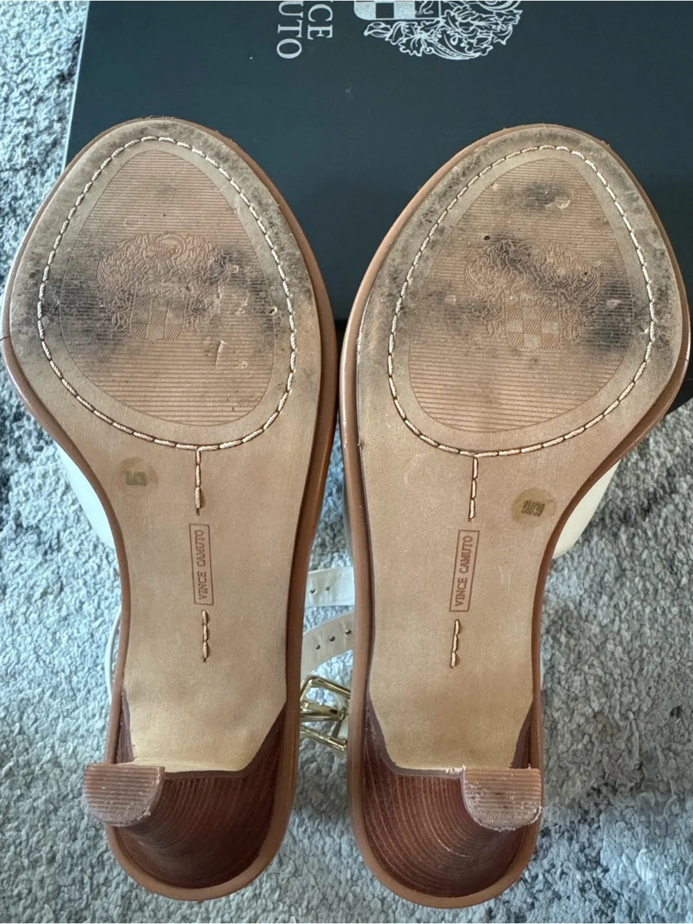 EUC Vince Camuto Frasper Warm Vanilla Leather Heels Size 8